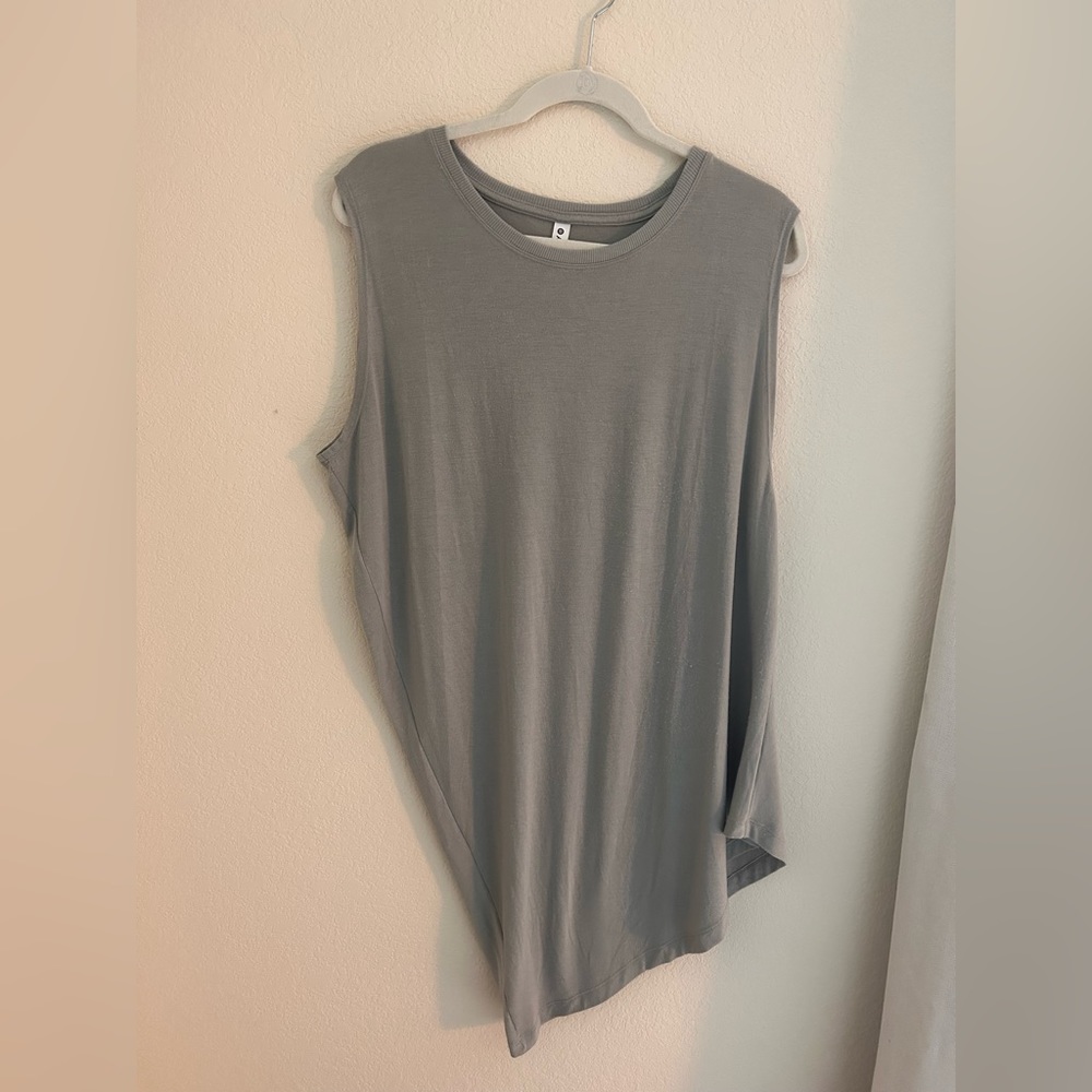 Athleta longline workout top